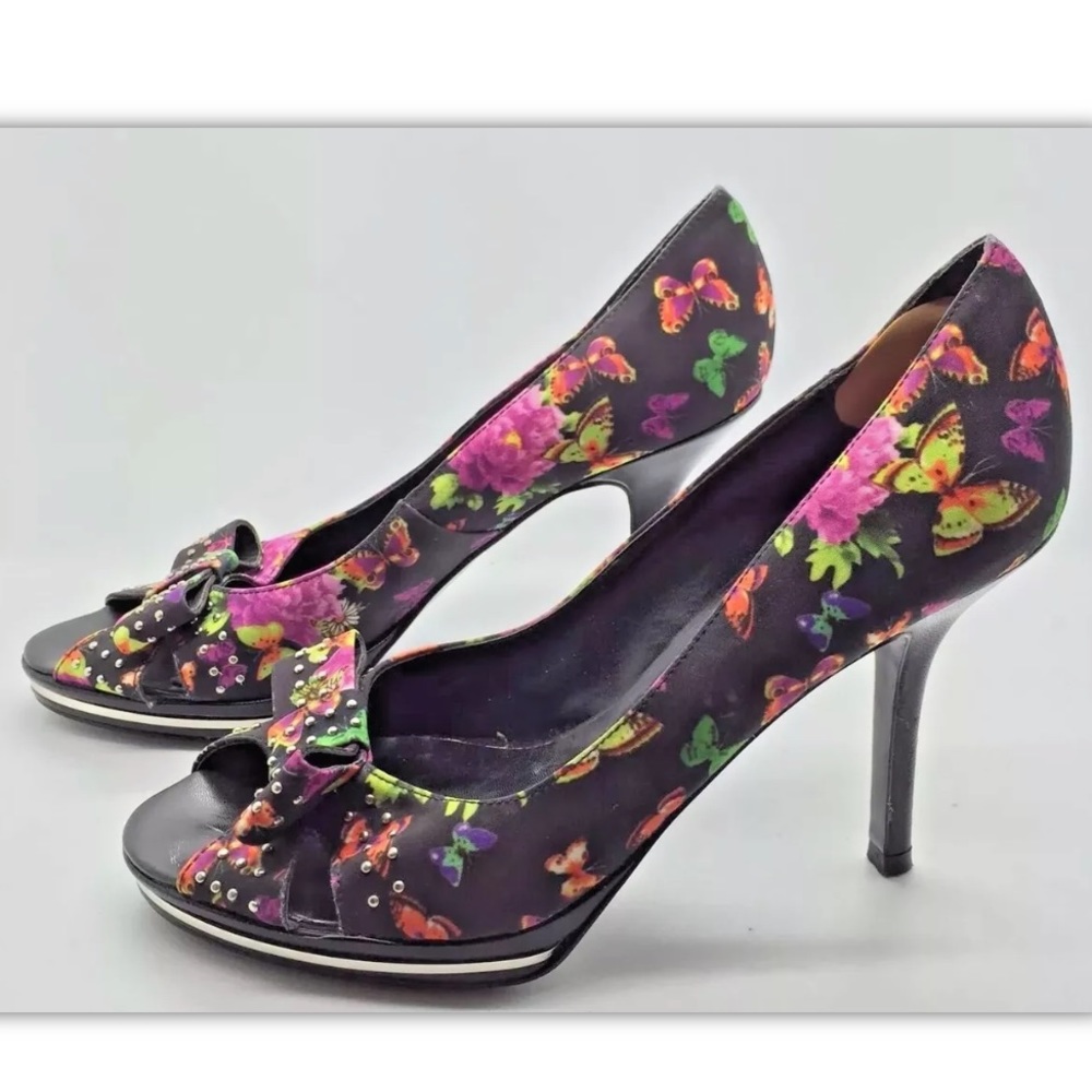 BCBG Cute Floral Pin-Up-Girl Style Stiletto Heels